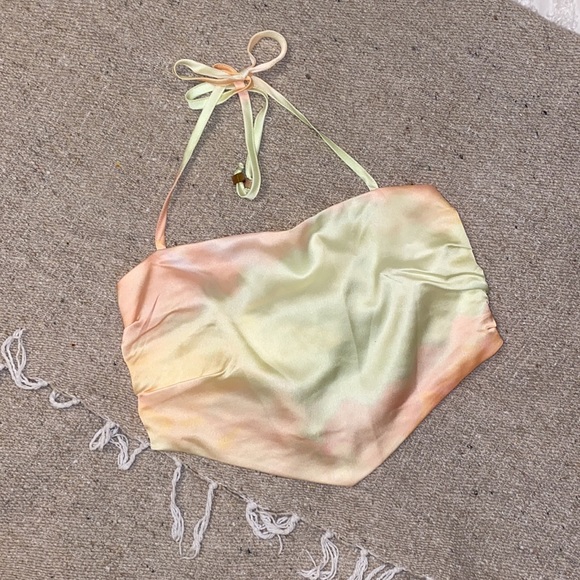 SHOWPO - Halter top, open back - IN YELLOW TIE DYE - Picture 3 of 7